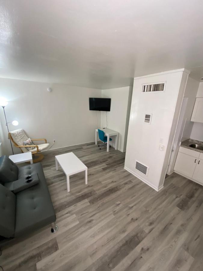 Uptown Inn & Suites Αγία Πετρούπολη Εξωτερικό φωτογραφία