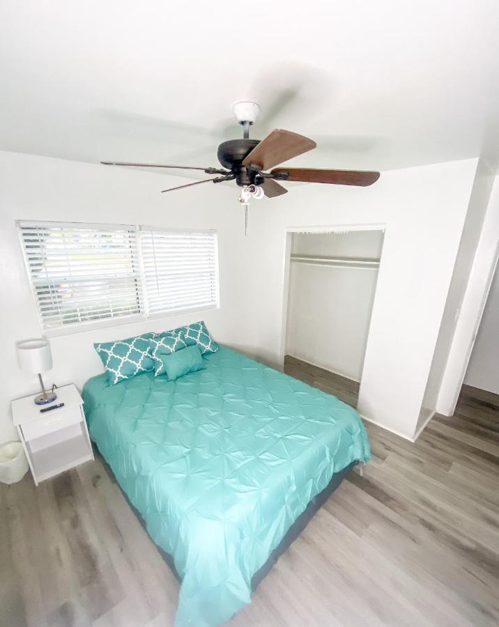 Uptown Inn & Suites Αγία Πετρούπολη Εξωτερικό φωτογραφία