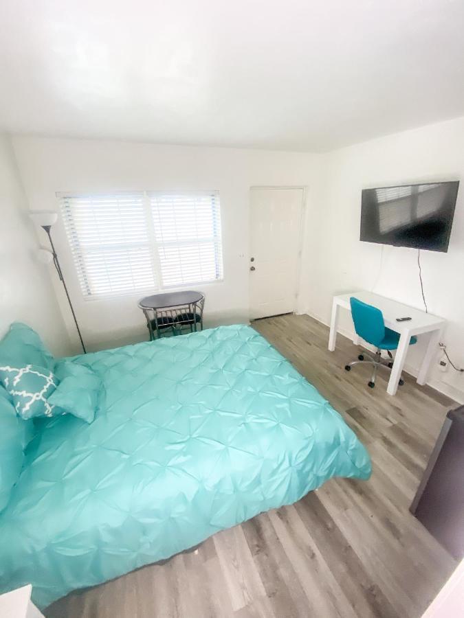 Uptown Inn & Suites Αγία Πετρούπολη Εξωτερικό φωτογραφία