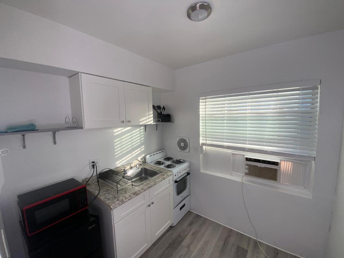 Uptown Inn & Suites Αγία Πετρούπολη Εξωτερικό φωτογραφία