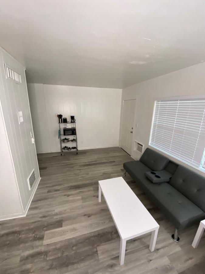 Uptown Inn & Suites Αγία Πετρούπολη Εξωτερικό φωτογραφία