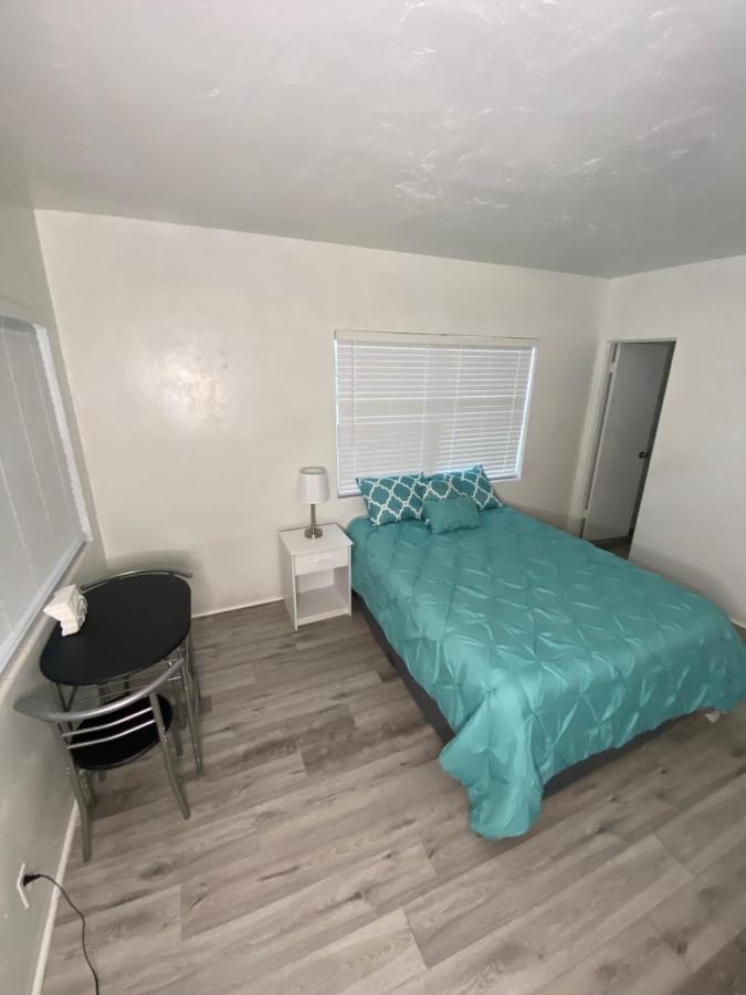 Uptown Inn & Suites Αγία Πετρούπολη Εξωτερικό φωτογραφία