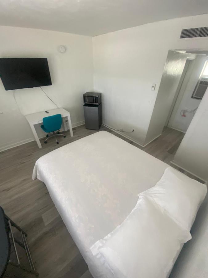 Uptown Inn & Suites Αγία Πετρούπολη Εξωτερικό φωτογραφία