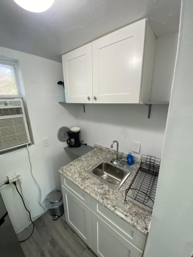 Uptown Inn & Suites Αγία Πετρούπολη Εξωτερικό φωτογραφία
