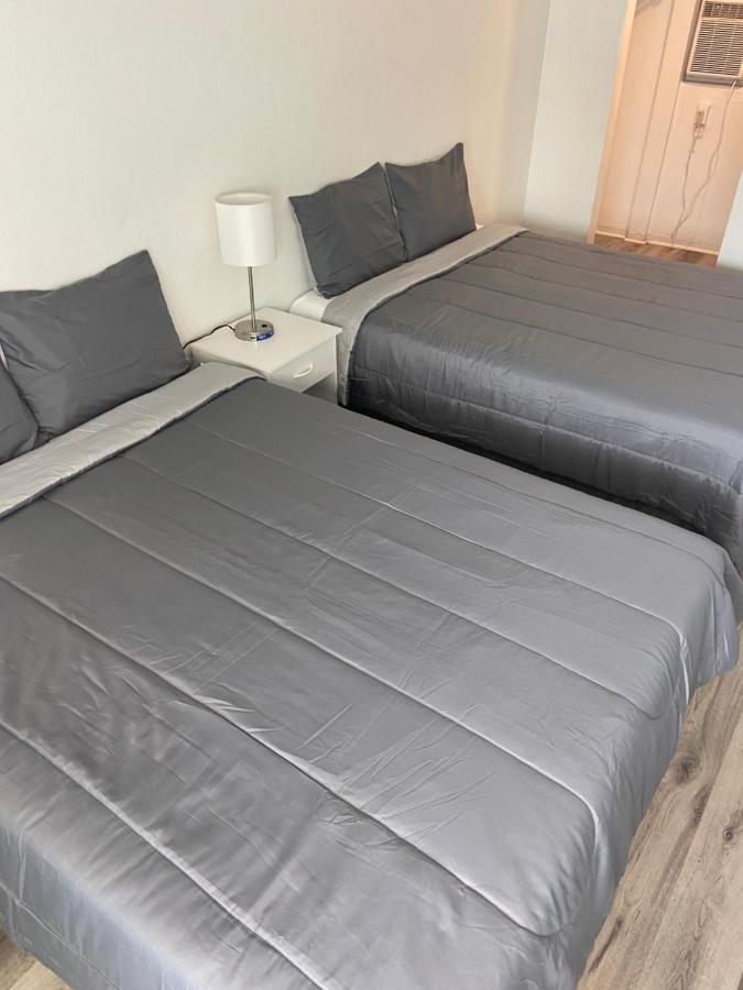 Uptown Inn & Suites Αγία Πετρούπολη Εξωτερικό φωτογραφία