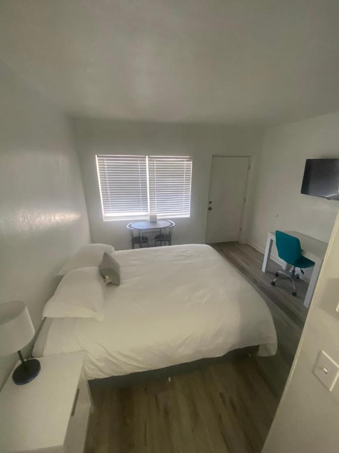 Uptown Inn & Suites Αγία Πετρούπολη Εξωτερικό φωτογραφία