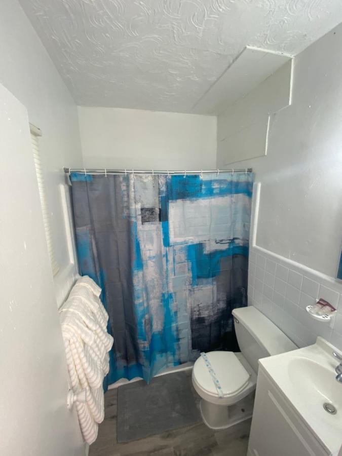 Uptown Inn & Suites Αγία Πετρούπολη Εξωτερικό φωτογραφία